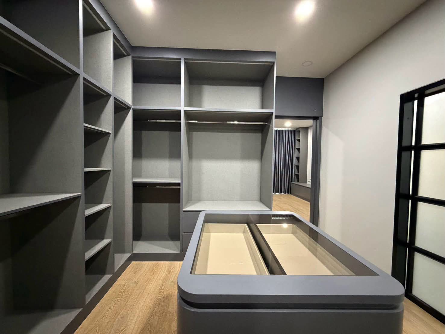 walldrop interior minimalis